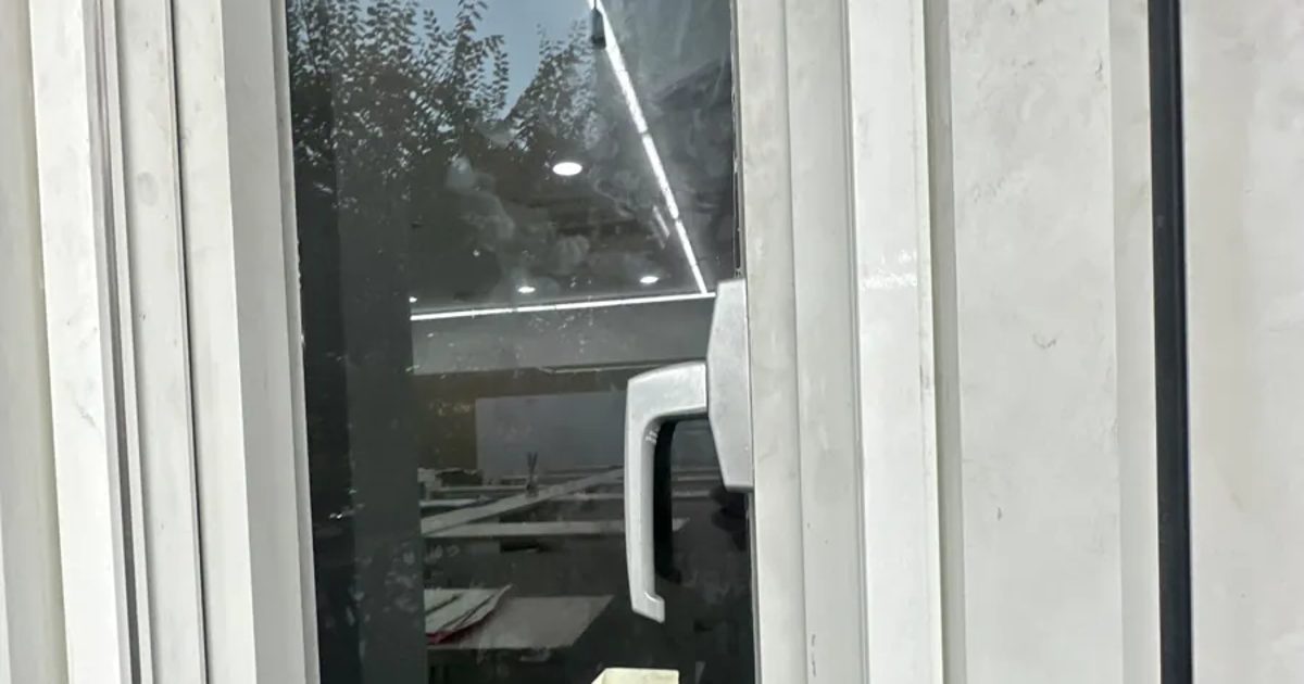 헐거운 창문 손잡이 안내 사진